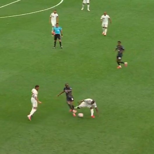 Ismaël Koné fue sometido a cirugía tras la grave lesión sufrida en el Mundial 2026.