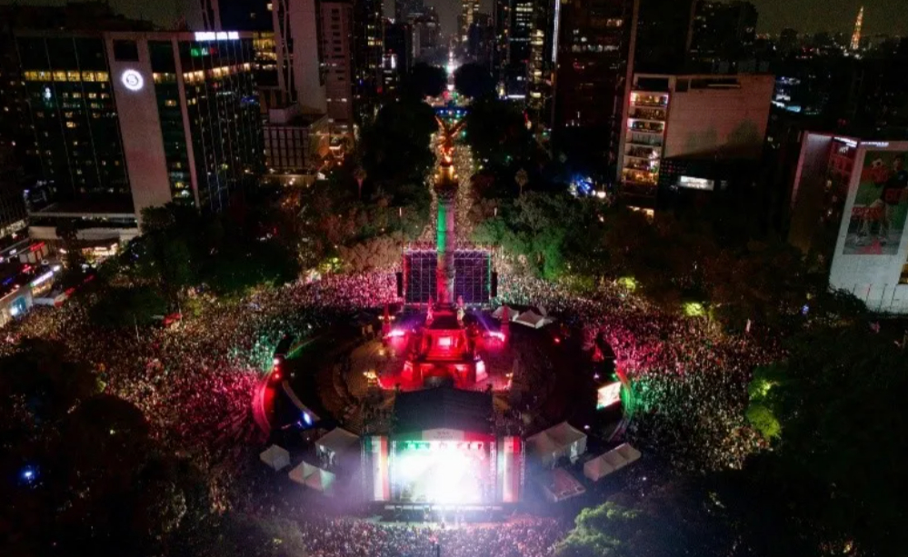 Festejo de México en el Ángel de la Independencia